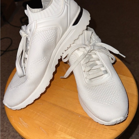 Livi Women’s White Sneakers 9w - Picture 5 of 9